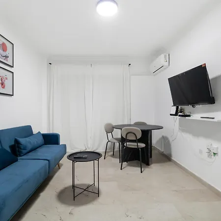 Large Attic Las Canteras Rooms - Only Adults Гостевой дом *