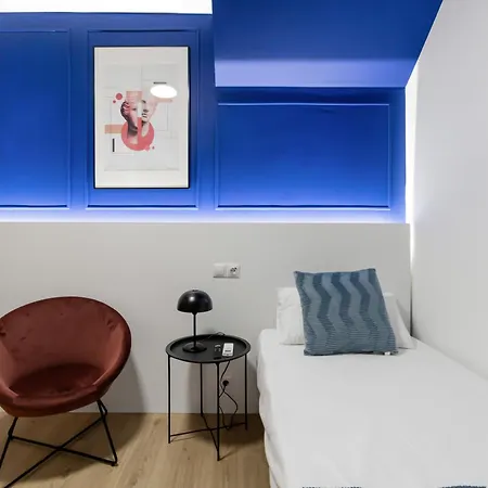 Large Attic Las Canteras Rooms - Only Adults Гостевой дом